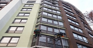 Установка крыши на балкон Котлас цена от 1036 руб. м/2.